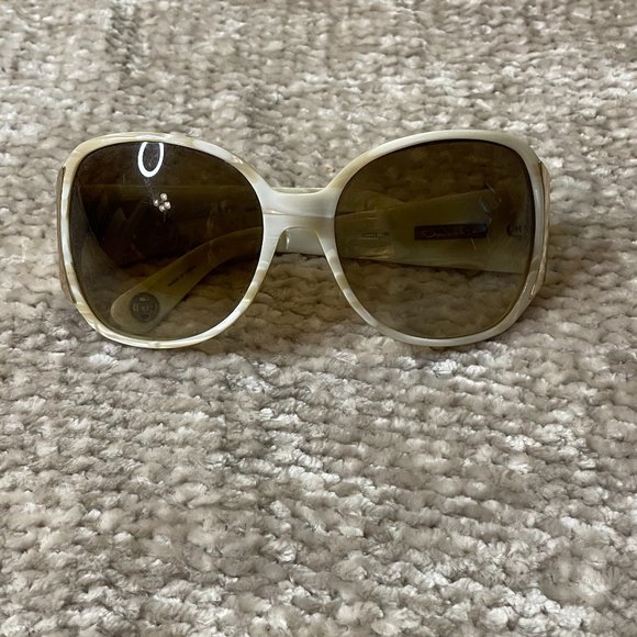 Oscar de la Renta White Large Square Frame Sunglasses - Picture 2 of 8